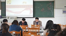 “扬信念之帆、存敬畏之念；怀感恩之心 、享知足之乐”  