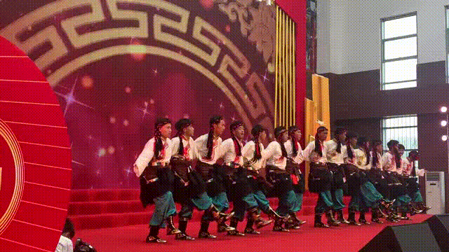 ae4ecaa6f5b6400aab9c8a0bf300a394.Gif