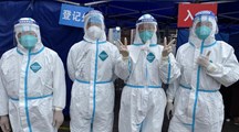 3月25日，我校又一批24名志愿者冒雨奔赴“疫”线！