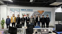 学习拓视野 交流促成长
