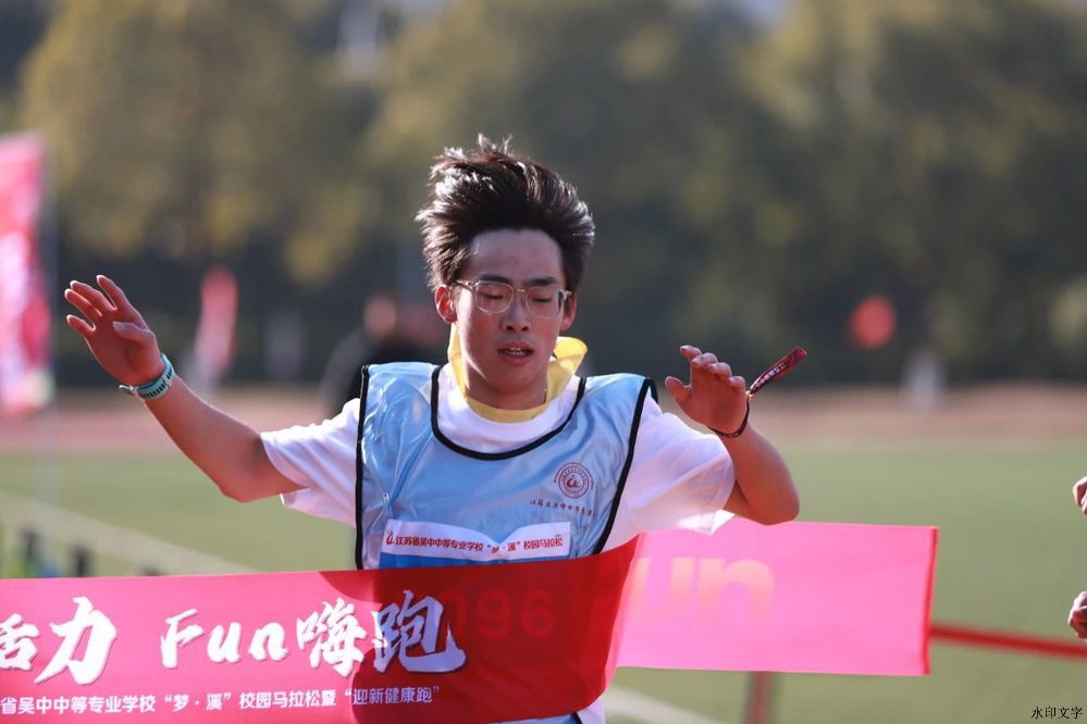 cd3be9e2d54143e6bfaa9de99fe452dd.jpg