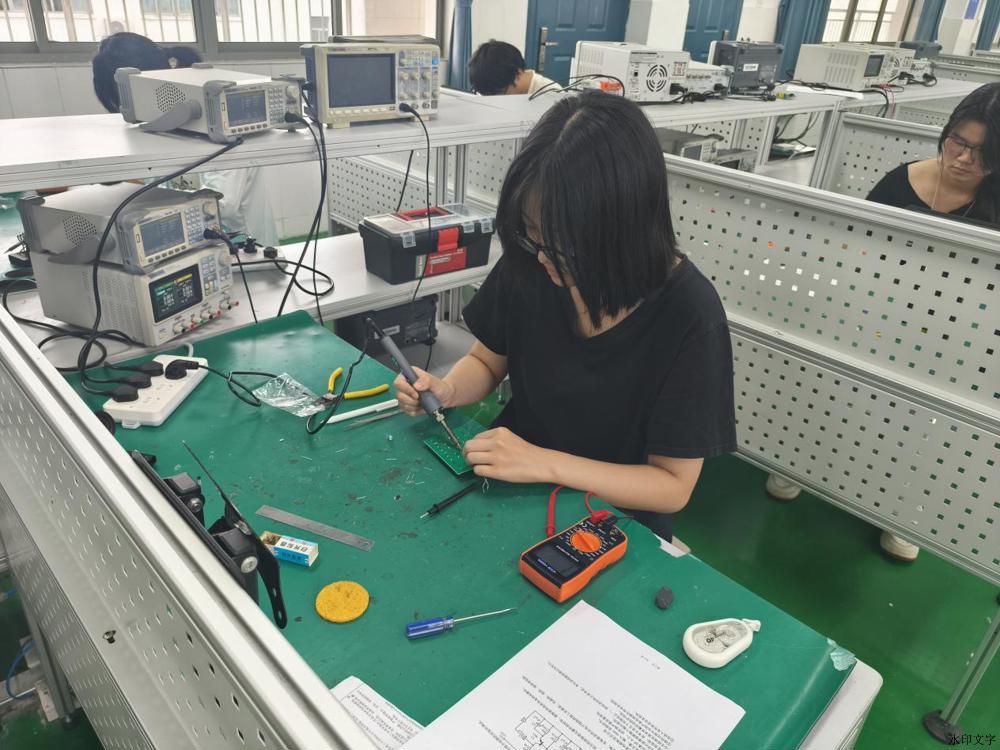 439DFE4FC2659A7F7C64ED78C50FDEFF