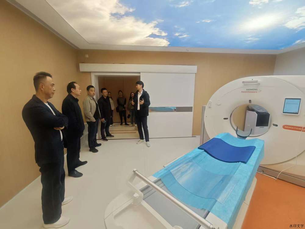 人们在房间里

中度可信度描述已自动生成
