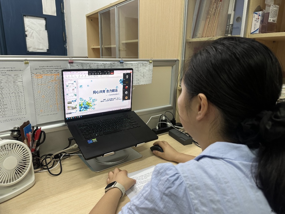 C:\Users\Lenovo\Desktop\2026-2027(一)学工处\9.11新生第一周\新生第一周\家长会\26工业机器人(五)家长会照片(徐月燕).jpg