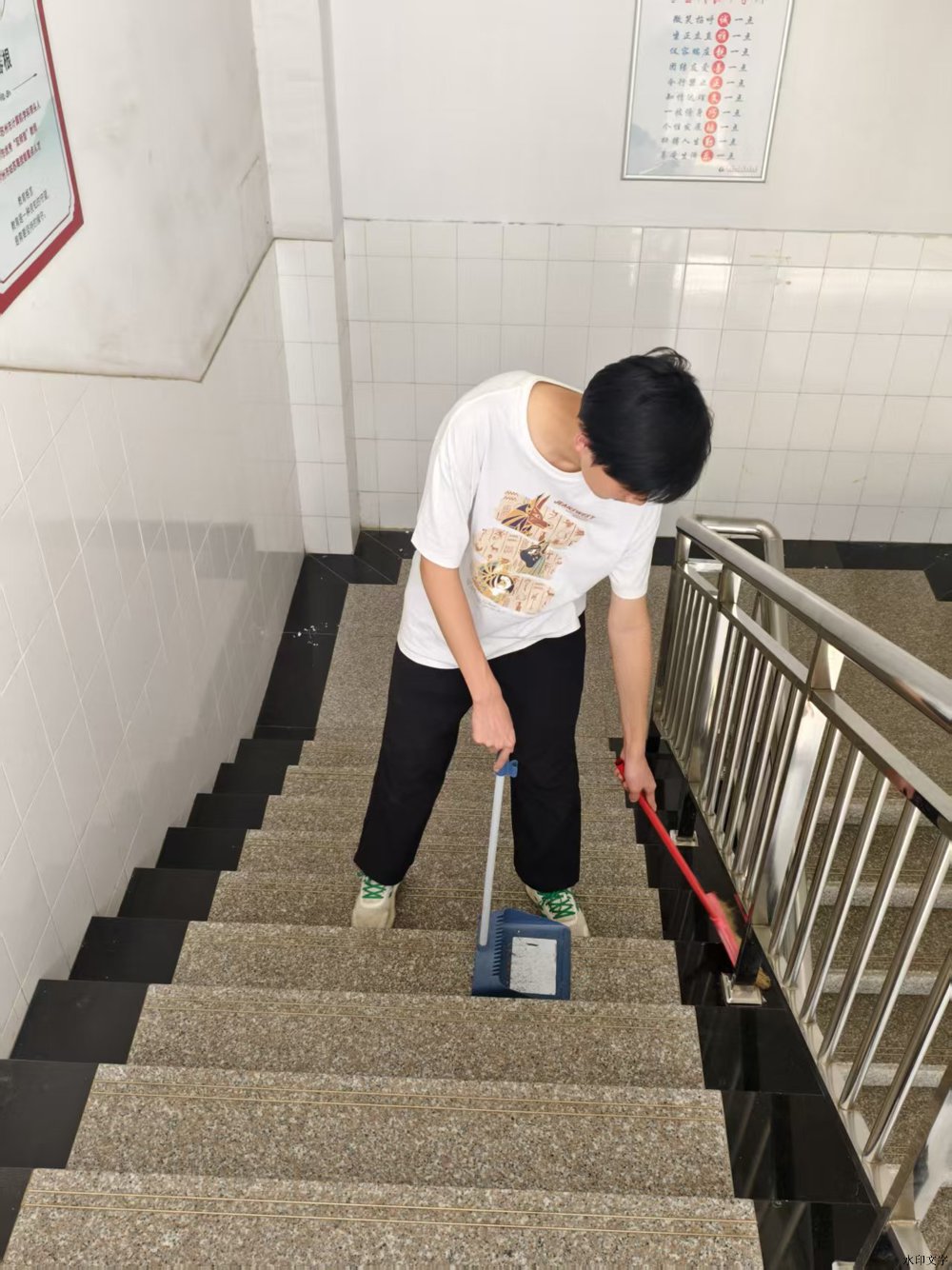 C:\Users\Lenovo\Desktop\2026-2027(一)学工处\劳动周照片\26工业机器人技术(五)劳动周\26工业机器人技术(五)劳动周\劳动周照片\35.JPG